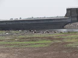 Thirteen years of famine; 61 irrigation projects in Marathwada have failed due to lack of funds | दुष्काळात तेरावा; मराठवाड्यातील ६१ सिंचन प्रकल्प निधीअभावी रखडले Thirteen years of famine; 61 irrigation projects in Marathwada have failed due to lack of funds | दुष्काळात तेरावा; मराठवाड्यातील ६१ सिंचन प्रकल्प निधीअभावी रखडले